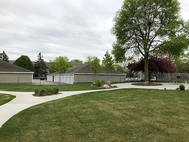 Backyard Courtyard - walking paths