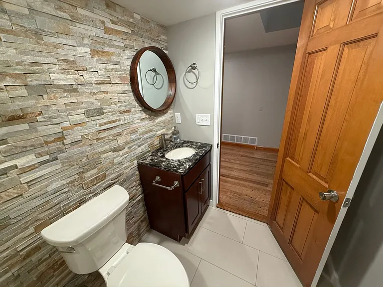 2500 Bluff Blvd — Photo 41