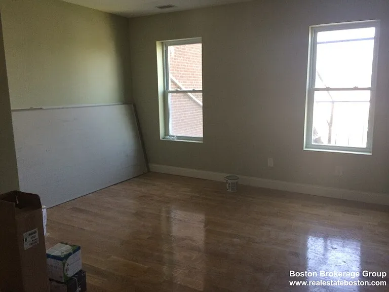 35 Forbes St #1 — Photo 7