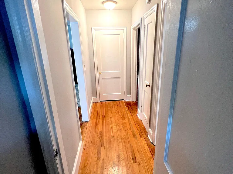 434 Sylvania Ave — Photo 6