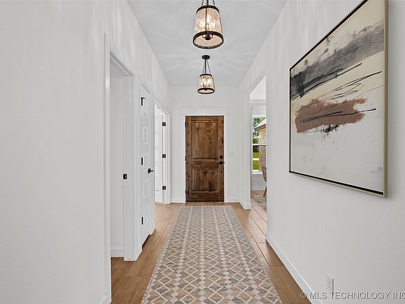 7th image of this home