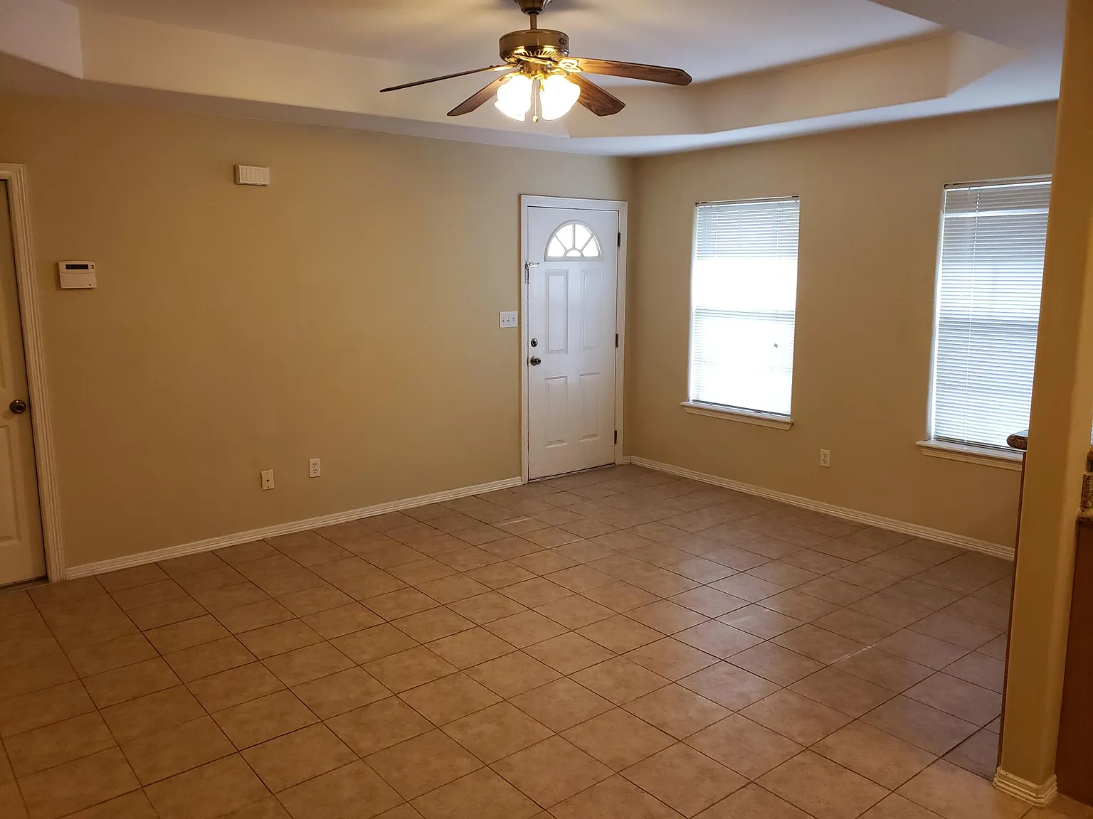 2 bed, 1000 sqft, $1,150 — Photo 3