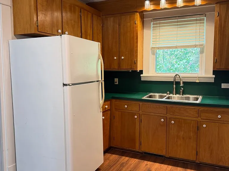 305 Sussex St — Photo 7