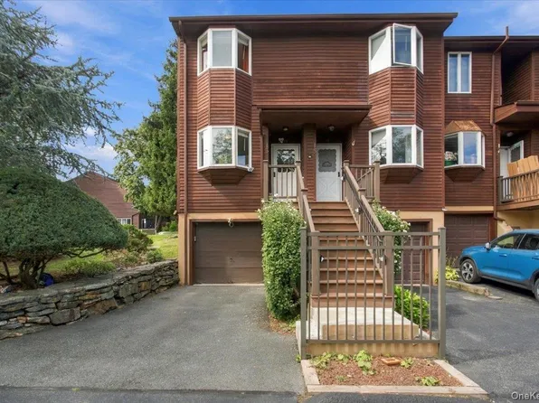 13 Knoll View, Ossining, NY 10562