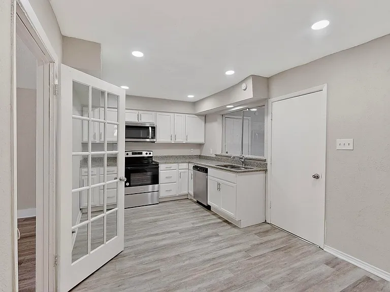 140 Trout St — Photo 19