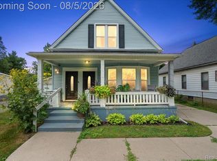 21453 Oxford Ave, Farmington Hills, MI 48336