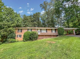 1082 Amelia Dr SW, Marietta, GA 30060