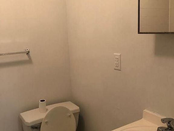 3rd image of 44 Broadway APT 3