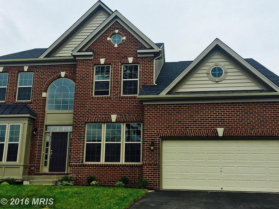 Welcome to 42137 Oak Crest Circle