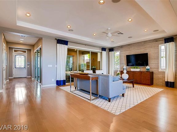 3rd image of 240 Castellari Dr