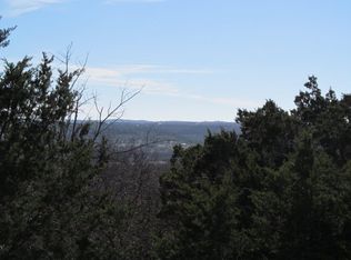 117 W Deer Hill Dr, Ingram, TX 78025