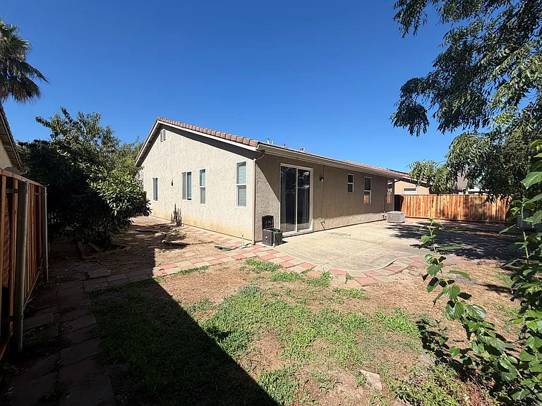 3656 Libby Ln — Photo 3