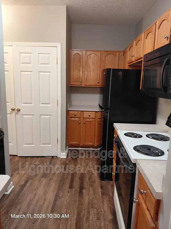 Lighthouse Apartments — Photo 4