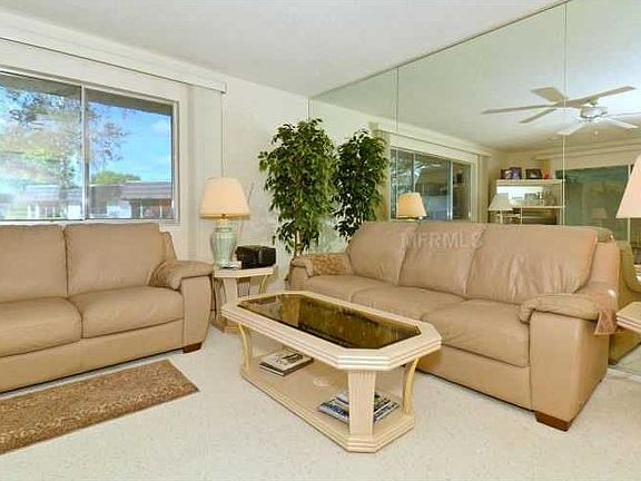 4th image of 1333 Glen Oaks Dr E