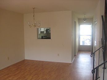 4th image of 5527 Woodlawn Manor Ct
