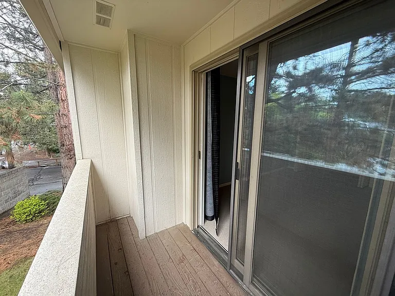 1050 NE Butler Market Rd #2 — Photo 22