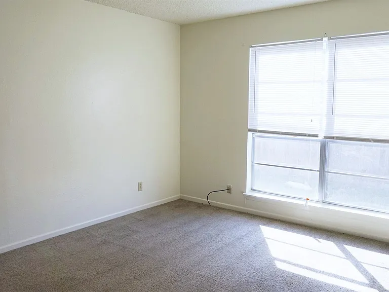 4308 Lake Rd — Photo 4