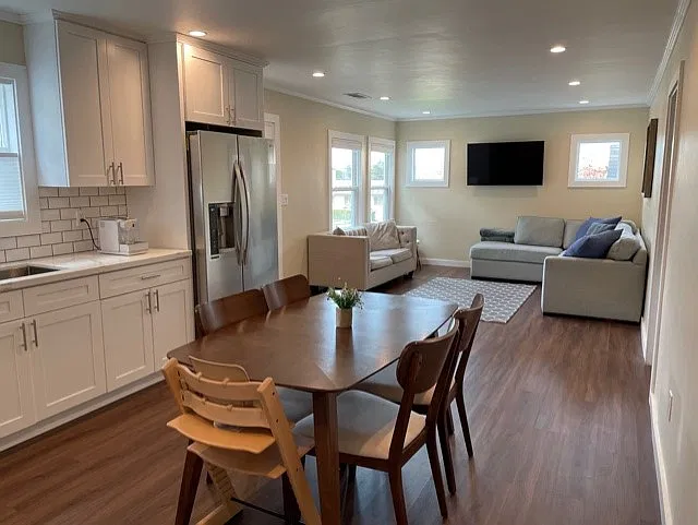 2 bed, 1000 sqft, $5,000 — Photo 4