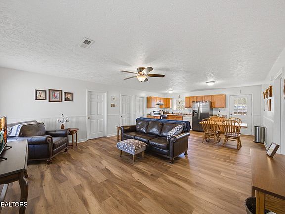 3rd image of 2312 Scenic Mountain Dr
