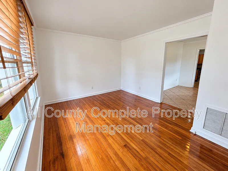 2 bed, 1.0 bath, 783 sqft, $1,250 — Photo 3