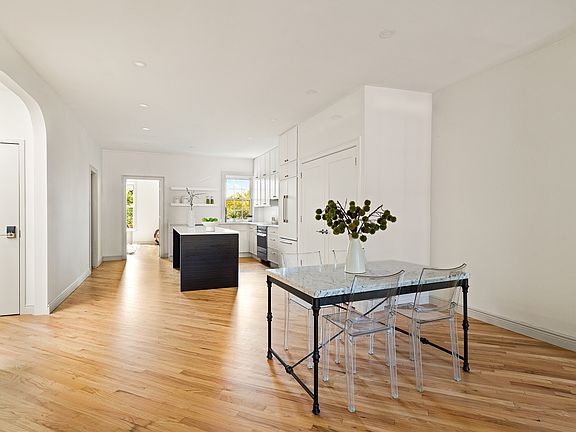 4th image of 430 Henry St #Penthouse