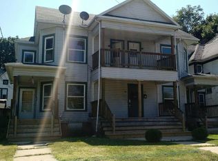 315 1/2 E Pleasant St, Freeport, IL 61032