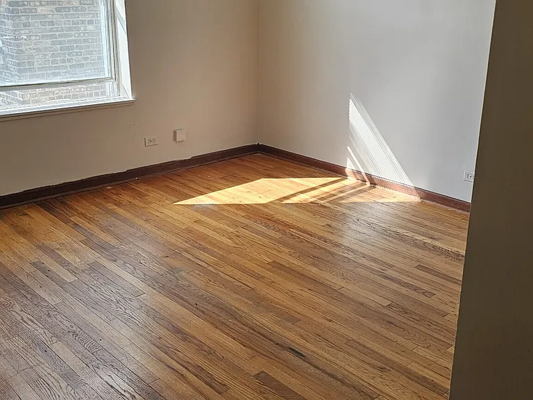 3153 W Argyle St #2W — Photo 8