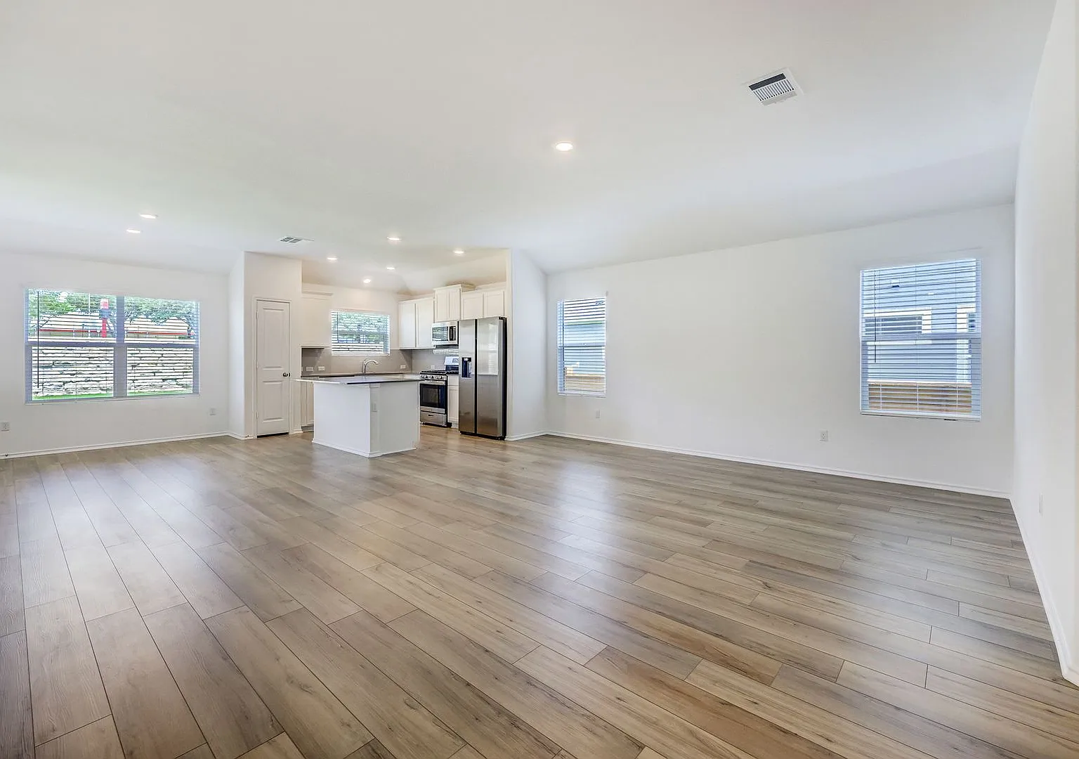 Coming soon: Beautiful 3 bedroom/2 bath — Photo 3
