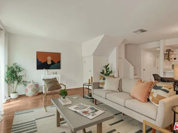 11230 Peach Grove St APT 104, North Hollywood, CA 91601