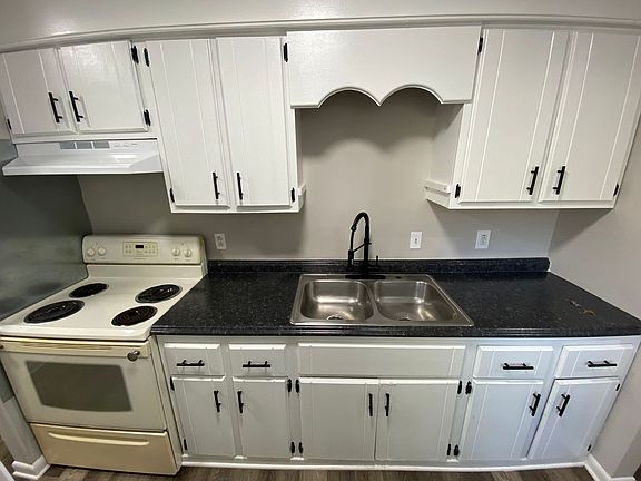 3rd image of 3223 Alpine Ave #B
