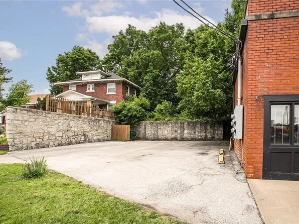 11 S 17th St, Kansas City, KS 66102