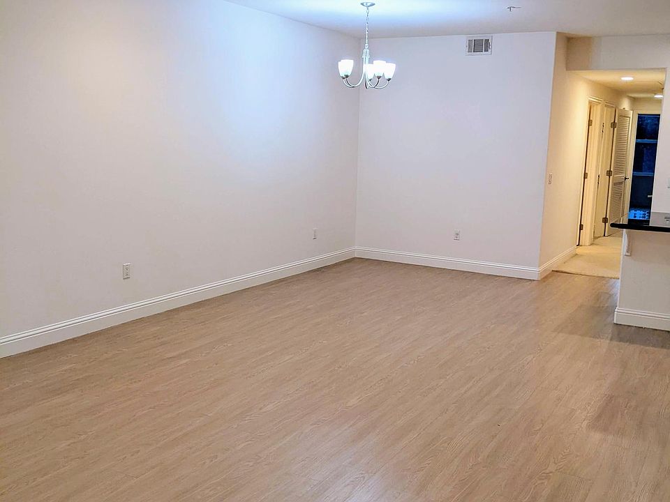 Living and dining room - view from entrance.