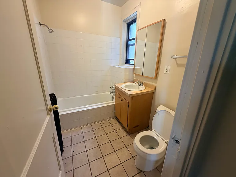 7257 S Princeton Ave #3 — Photo 4