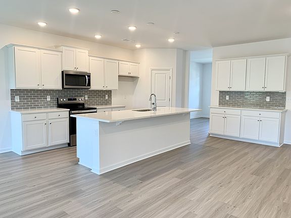 5th image of 206 Land Breeze Dr Lot 310