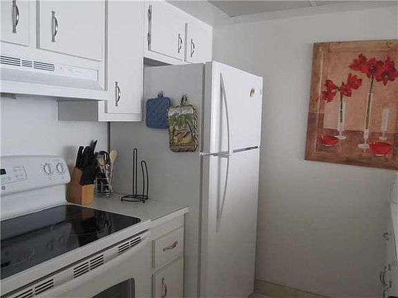 2nd image of 9800 S Ocean Dr APT 312