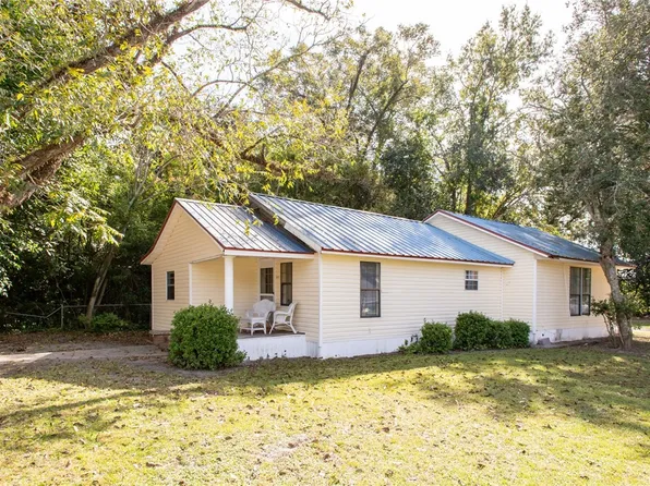 853 Cherry St, Blackshear, GA 31516