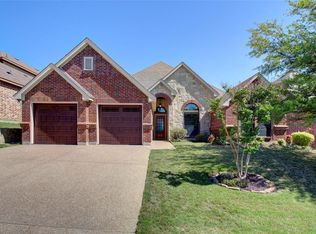 10966 Castle Oak Ln, Fort Worth, TX 76108