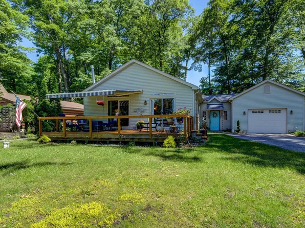 4125 Peninsular Shores Dr, Grawn, MI 49637