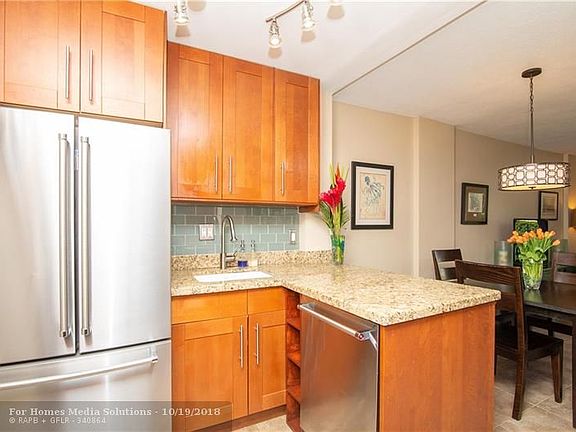4th image of 1831 NE 38th St APT 109