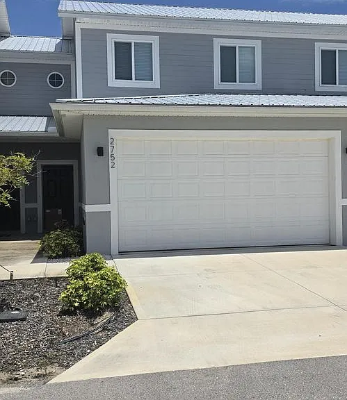 2752 Sycamore St — Photo 1