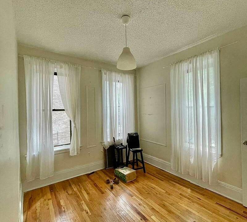 1st image of 1060 Dean St #4R
