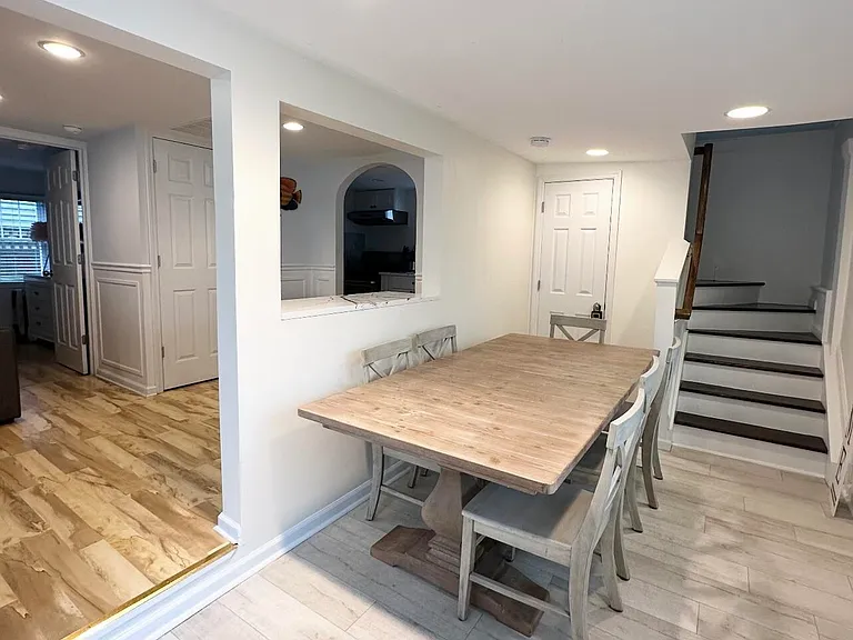 7 Princeton Ave — Photo 3