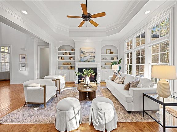 4th image of 10101 Lobley Hill Ln