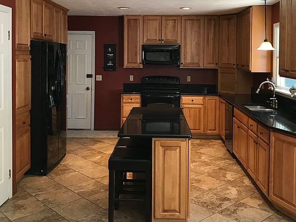 2nd image of 9900 Cypress Cir