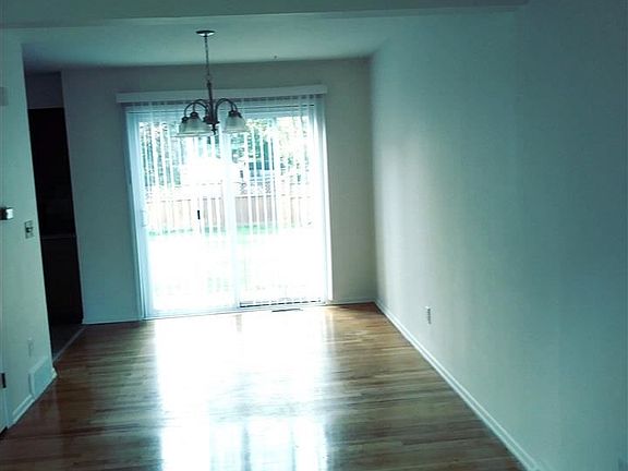 2nd image of 191 Kenwood Ave