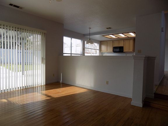 4th image of 8718 Deer Creek Cir