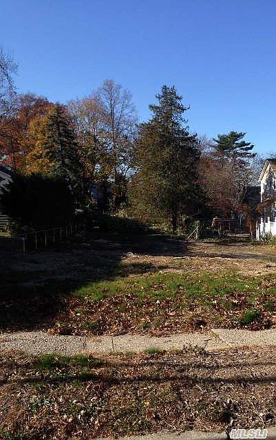 1st image of 6 Larsen Ave