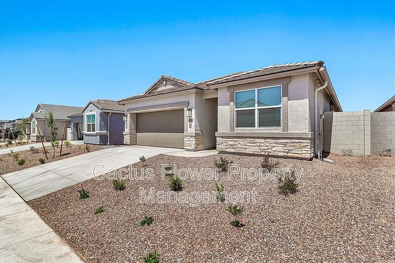 4 bed, 2.5 bath, 1854 sqft, $2,395 — Photo 2