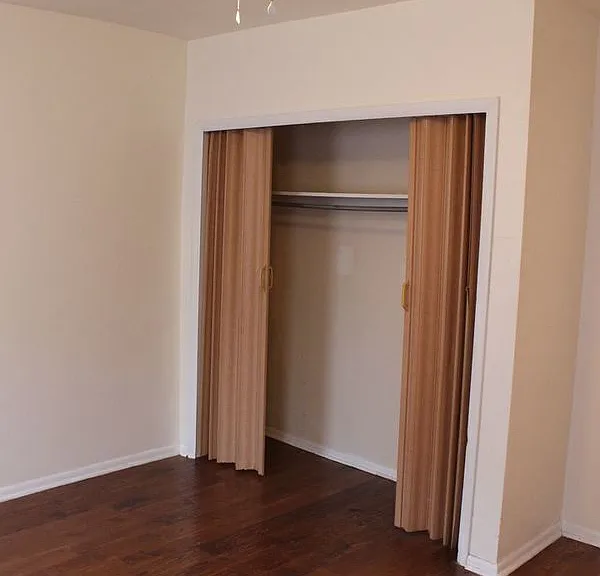 530 N Douglas St — Photo 10