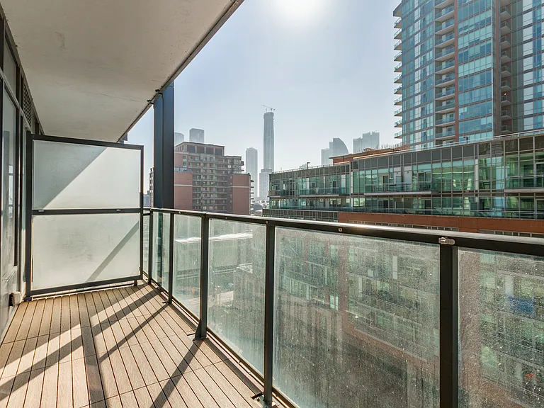 105 George St #713 — Photo 20